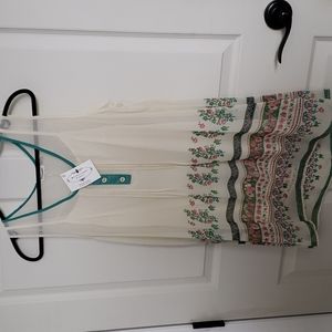 New with tags Chiffon sleevless blouse size L